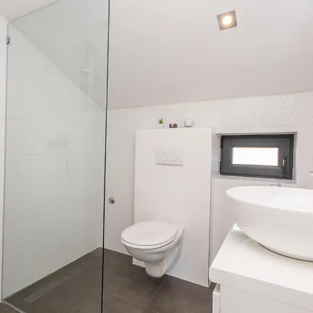 Prázdninový dům Beautiful In Skabrnja With Wifi *