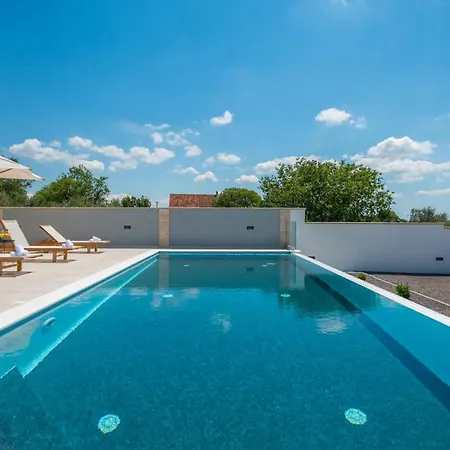 Beautiful In Skabrnja With Wifi Holiday home