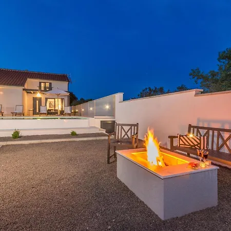 Prázdninový dům Beautiful In Skabrnja With Wifi